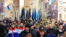 [VIDEO/FOTO] U koloni sjećanja deseci tisuća ljudi, državni vrh zajedno koračao prema memorijalnom groblju