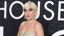 Nije pixie, a nije ni bob: Lady Gaga pokleknula pred najpoželjnijom frizurom sezone