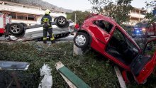 [FOTO] Teška nesreća na Jadranskoj magistrali: Sudarilo se pet vozila u Sumpetru, dvije osobe prevezene u KBC Split