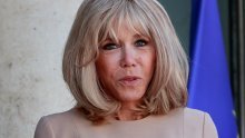 Francuskom kruži neobična glasina da je Brigitte Macron rođena kao muškarac, a prva dama ovoga puta namjerava uzvratiti udarac