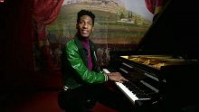 Tko je Jon Batiste? Glazbenik s najviše nominacija za Grammy bogato iskustvo djelomično može zahvaliti i satima uz konzole za igranje