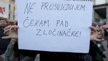 Nastavljeni antivakserski prosvjedi, okupljeni skandirali imena uhićenih: ‘Srušit ćemo Vladu 18.12.!‘