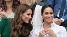 Hm, tko laže? Sad prijateljica vojvotkinje Camille tvrdi da je ipak Meghan Markle rasplakala Kate Middleton, a ne obrnuto