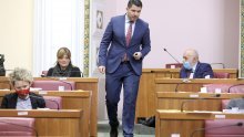 Od 475 amandmana na državni proračun za iduću godinu, Vlada prihvatila tek pet oporbenih. Mostu odbili svih 170, pa Grmoja poručio: Nervozni su zbog referenduma