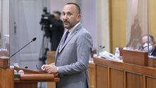 Svađa na desnici: Suverenisti smijenili Zekanovića jer je kolegama poručio da se srame zbog protivljenja cijepljenju