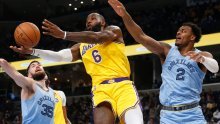 LeBron James ispisao povijest NBA lige novim triple-double učinkom, ali ovu noć ipak želi što prije zaboraviti