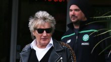 Rod Stewart i sin priznali krivnju za napad na hotelskog zaštitara i time izbjegli zatvorsku kaznu