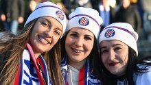 [FOTO] Bliži se derbi Hajduka i Osijeka; Split prepun navijača koji se zagrijavaju za spektakl na Poljudu