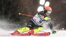 Zubčić i Vidović izborili drugu vožnju noćnog slaloma, ali zaostatak za vodećima je velik