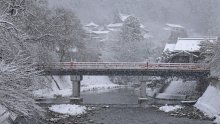 Dijelove Japana zameo obilan snijeg, otkazano više od 100 letova