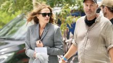 Julia Roberts osvanula u otkačenom odijelu, a svu pažnju privukla je zbog ovog detalja u vrećici