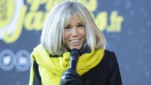 Modu ima u malom prstu: Brigitte Macron nosi sjajne klasične komade, a uz efektne detalje pokazala je vrlo chic stajling