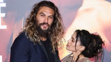 Što mu se dogodilo? Nakon vijesti o razvodu braka Jason Momoa spava u kamperu, a sve je iznenadio zapuštenim izgledom