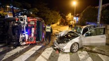 Vatrogasci pod rotacijom prošli kroz crveno i udarili u auto