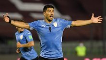 Argentinci pobjedom pomogli Hrvatskoj, a Luis Suarez je srušio Lea Messija i ušao u nogometnu povijest Južne Amerike