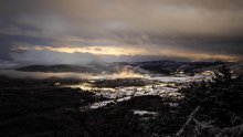 U Dalmatinskoj zagori temperature niže za desetak stupnjeva, padao snijeg