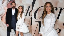 Modni odabir uskladila s novim filmom: Jennifer Lopez uz Bena Afflecka izgledala je poput mladenke