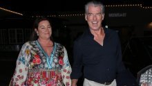 S njom je najsretniji: Pierce Brosnan ne odvaja se od voljene supruge i još jednom dokazuje da su najromantičniji holivudski par