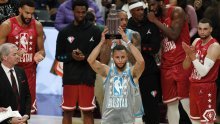 [FOTO] Kakav spektakl na NBA All-Staru! Curry uzeo nagradu kao MVP i postavio novi rekord u tricama, a LeBron zabio lud šut za pobjedu