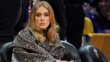 Adele je stigla s dečkom na utakmicu, a svu pažnju je ukrao njezin opaki stajling na koji je potrošila gotovo 130 tisuća kuna