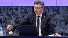 [FOTO] Plenković otkrio: Ukrajini šaljemo zaštitnu vojnu opremu i pješačko naoružanje u vrijednosti 124 milijuna kuna