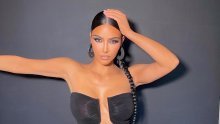 Najluđi stajling do sada: Kim Kardashian prošetala u žutoj selotejp vrpci od glave do pete