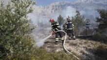 [FOTO] Lokalizirana četiri požara na Velikom brdu kod Makarske