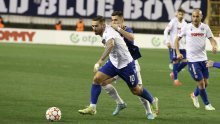 Pogledajte kako je Marko Livaja u drugom poluvremenu na muke stavio Dinamo; prvi pokušaj zaustavio je Livaković, a drugi slučajni udarac - greda