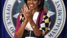 Ministar se brani zbog rukovanja s Michelle Obama