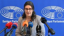 Europarlamentarka: Neprihvatljivo je da Vučić povlađuje Rusiji, a prima sredstva EU-a