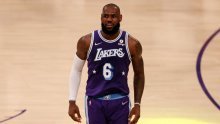 LeBron James nikada u karijeri nije ovo prolazio; jedan detalj vezan uz njegov prosjek koševa je nevjerojatan, a Lakersi su ipak u panici