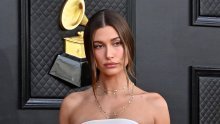 Hailey Bieber povukla se s modnih pista, a razlog je dosta traumatičan