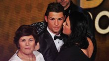 Nakon što su Cristiano Ronaldo i Georgina objavili da su izgubili tek rođenog sina, oglasila se i sestra slavnog nogometaša