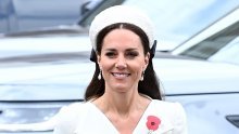 Nitko nije očekivao dolazak Kate Middleton, a onda se pojavila i oduševila recikliranom i tako poznatom haljinom