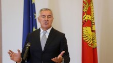 Đukanović traži hitnu istragu nakon prijetnji bombama u školama