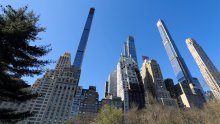 Steinway Tower: Manhattanska 'igla' basnoslovnih skupih i praznih stanova