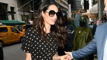 Vjerujte provjerenom stilu Amal Clooney: Točkice su modni trend sezone, a baš svi želimo jednu takvu haljinu u ormaru