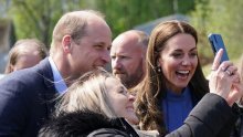 Novi sistem provode u praksu: U Škotskoj su princ William i Kate Middleton pokazali svoju opušteniju stranu, a posebno je bio dirljiv jedan emocijama nabijen trenutak