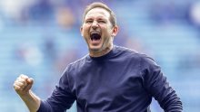 [FOTO] Emotivni Frank Lampard oglasio se nakon što je s Evertonom osigurao ostanak u ligi: Bio je to jedan od najvećih trenutaka u karijeri