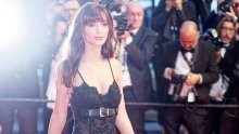 Nakon ove haljine više nitko ne sumnja u njezin status modne ikone: Emily Ratajkowski pokazala je savršen spoj senzualnosti i glamura