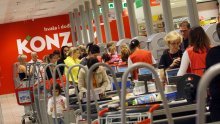 Konzum zaposlenicima isplaćuje posebnu nagradu, a u lipnju ih čeka i regres. Ove godine na povećanje plaća otišlo 100 milijuna kuna