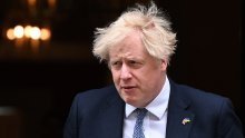 Johnson: Manjak resursa mogao bi usporiti rusko napredovanje u Ukrajini