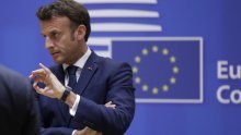 Macron srezao sredstva pa mu diplomati stupili u štrajk