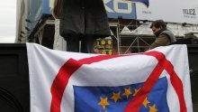 Josipovic receives anti-EU activists