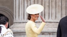 Kate Middleton zablistala u žutom: Vedro izdanje začinila je posebnim nakitom