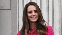 Kate Middleton zatvorila kraljičin jubilej u laskavoj haljini zanimljivih detalja