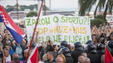 Torcida HDZ-u: Vi ste Orjuna!; Plenković: Nije mi smetao prosvjed