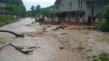 [VIDEO/FOTO] Poplave na sjeveroistoku BiH, više stotina objekata pod vodom