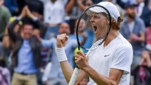 Jannik Sinner izbacio je Carlosa Alcaraza, a u četvrtfinale Wimbledona probili su se i Goffin i Norrie