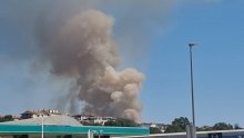 [FOTO/VIDEO] Izbio požar na području Pule: Gori nisko raslinje, stambeni objekti za sad nisu ugroženi